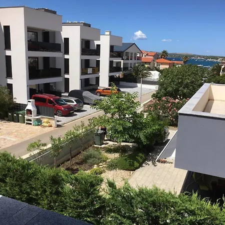 Santoni Apartment Vir